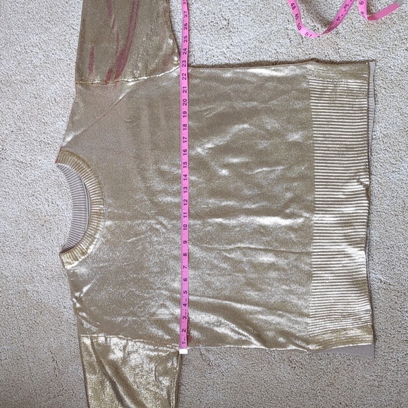 Gold sweater NWOT sz M-L - Picture 5 of 6
